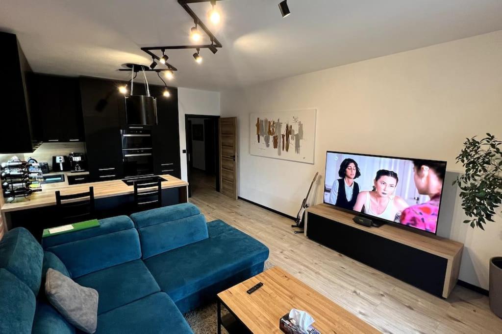 Lake Apartment, 2X Free Garage, 10 Mins To Centre Bratislava Exterior photo
